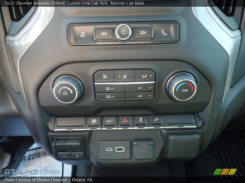 Controls of 2022 Silverado 2500HD Custom Crew Cab 4x4