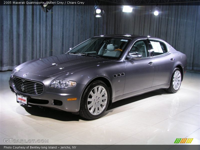 Alfieri Grey / Chiaro Grey 2005 Maserati Quattroporte