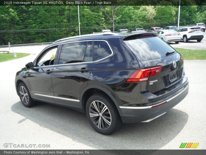 Deep Black Pearl / Titan Black 2018 Volkswagen Tiguan SEL 4MOTION