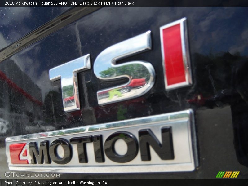 Deep Black Pearl / Titan Black 2018 Volkswagen Tiguan SEL 4MOTION