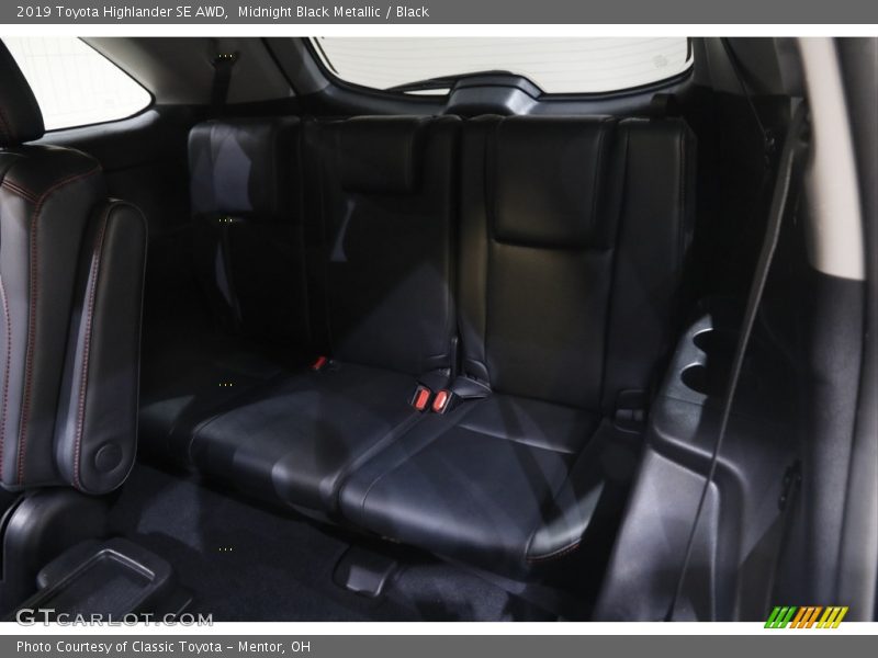 Midnight Black Metallic / Black 2019 Toyota Highlander SE AWD
