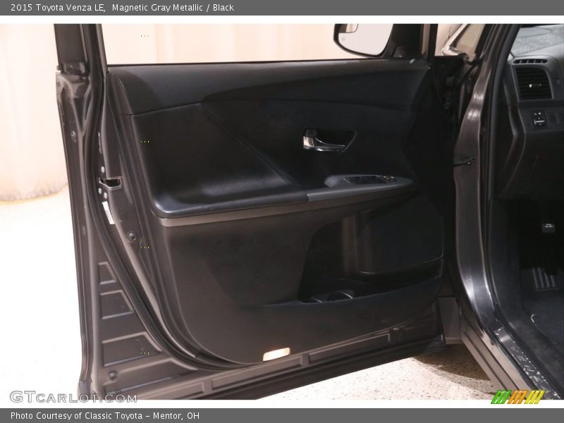Magnetic Gray Metallic / Black 2015 Toyota Venza LE