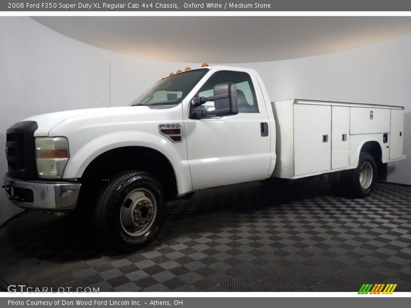 Oxford White / Medium Stone 2008 Ford F350 Super Duty XL Regular Cab 4x4 Chassis