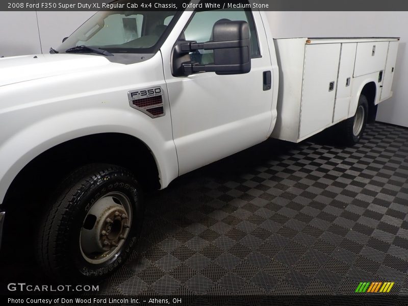 Oxford White / Medium Stone 2008 Ford F350 Super Duty XL Regular Cab 4x4 Chassis