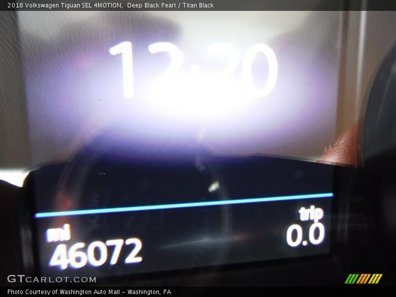 Deep Black Pearl / Titan Black 2018 Volkswagen Tiguan SEL 4MOTION