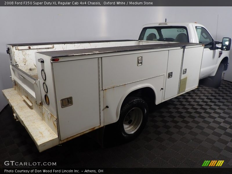 Oxford White / Medium Stone 2008 Ford F350 Super Duty XL Regular Cab 4x4 Chassis