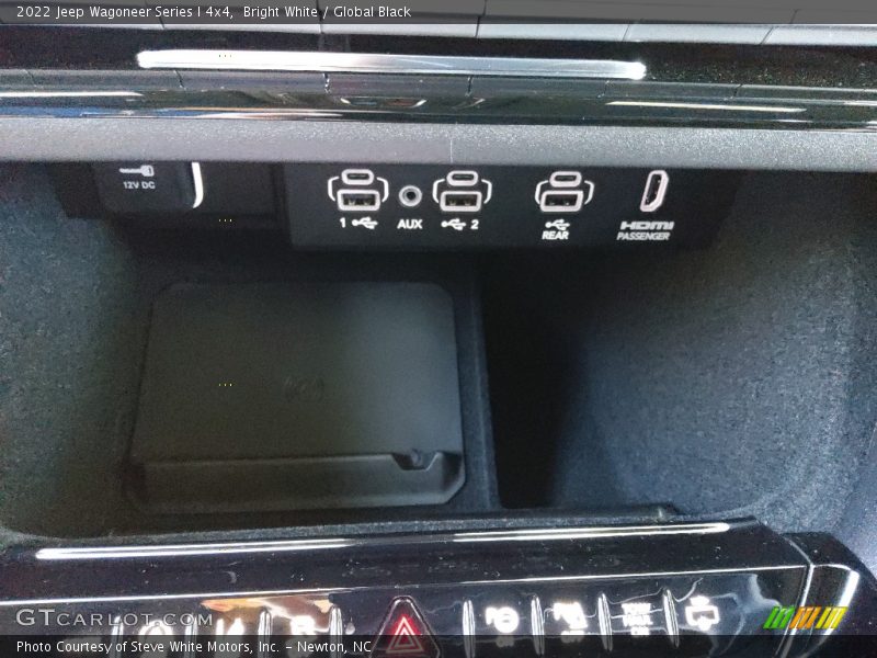 Bright White / Global Black 2022 Jeep Wagoneer Series I 4x4