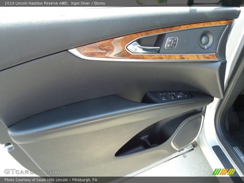 Ingot Silver / Ebony 2019 Lincoln Nautilus Reserve AWD