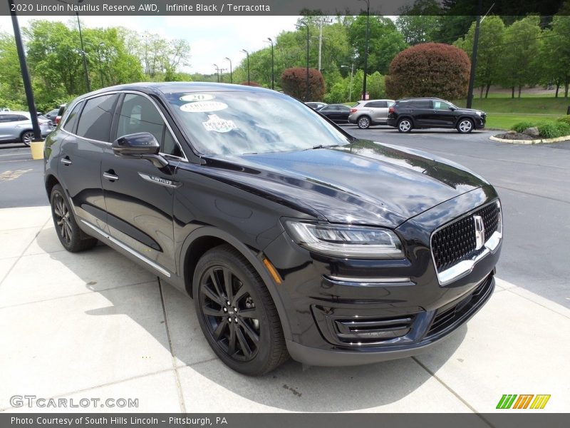 Front 3/4 View of 2020 Nautilus Reserve AWD