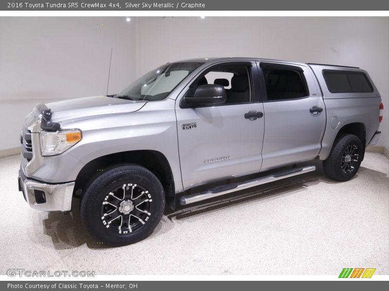 Silver Sky Metallic / Graphite 2016 Toyota Tundra SR5 CrewMax 4x4