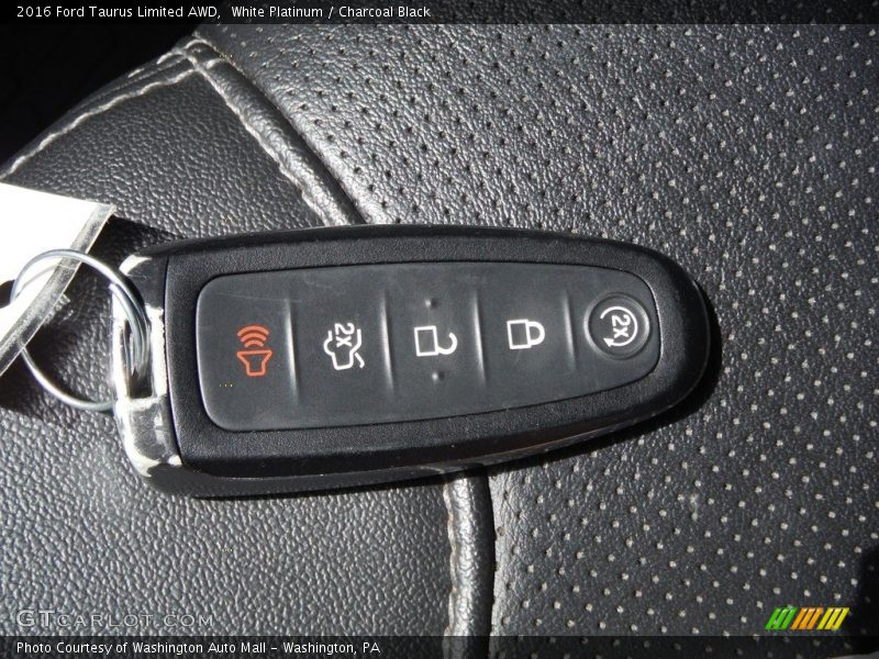 White Platinum / Charcoal Black 2016 Ford Taurus Limited AWD