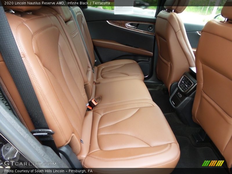 Infinite Black / Terracotta 2020 Lincoln Nautilus Reserve AWD