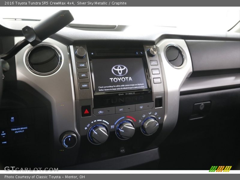 Silver Sky Metallic / Graphite 2016 Toyota Tundra SR5 CrewMax 4x4