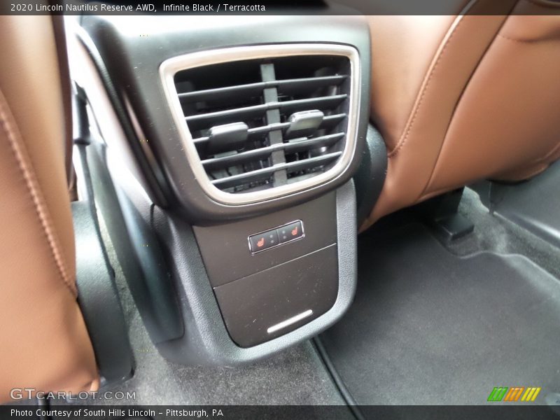 Infinite Black / Terracotta 2020 Lincoln Nautilus Reserve AWD