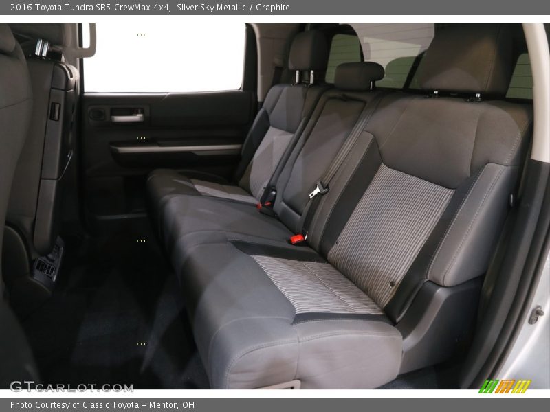 Silver Sky Metallic / Graphite 2016 Toyota Tundra SR5 CrewMax 4x4
