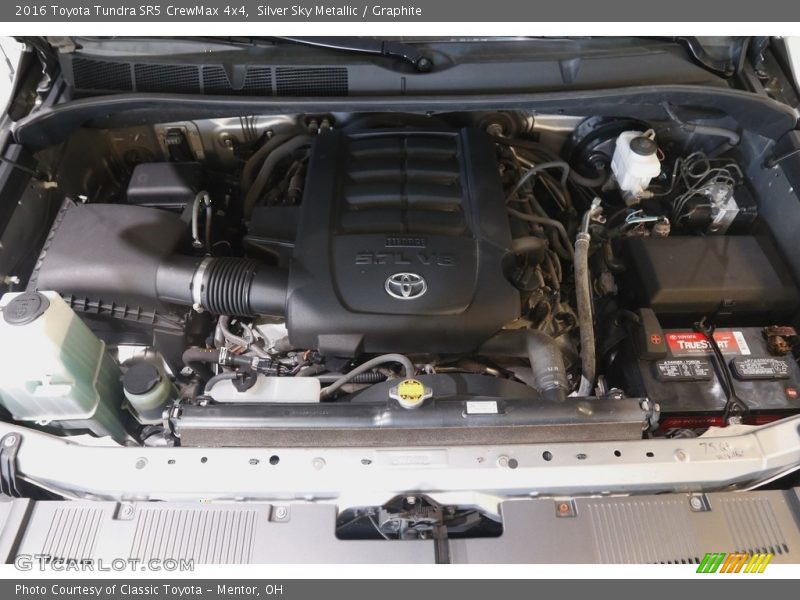 Silver Sky Metallic / Graphite 2016 Toyota Tundra SR5 CrewMax 4x4