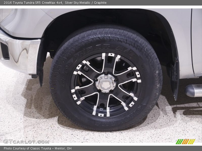 Silver Sky Metallic / Graphite 2016 Toyota Tundra SR5 CrewMax 4x4