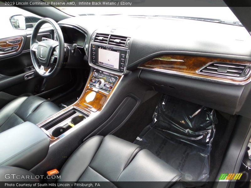  2019 Continental Reserve AWD Ebony Interior