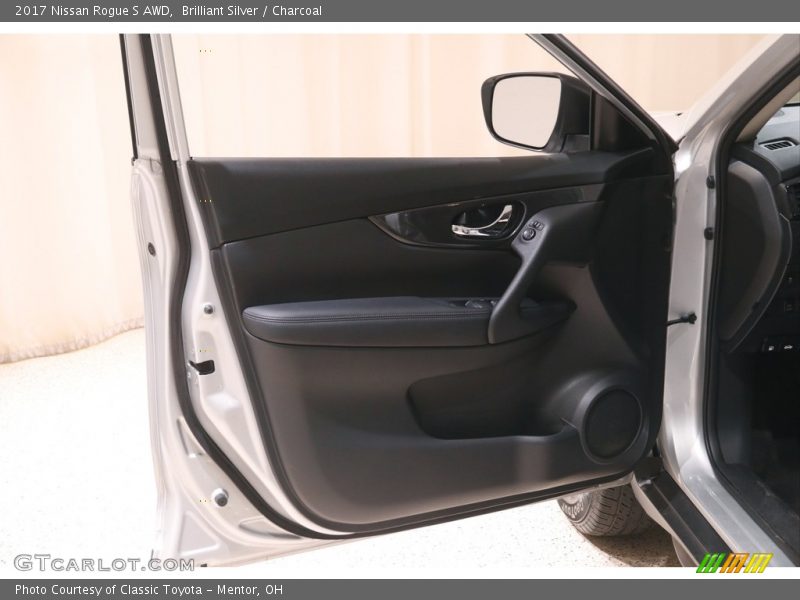 Brilliant Silver / Charcoal 2017 Nissan Rogue S AWD