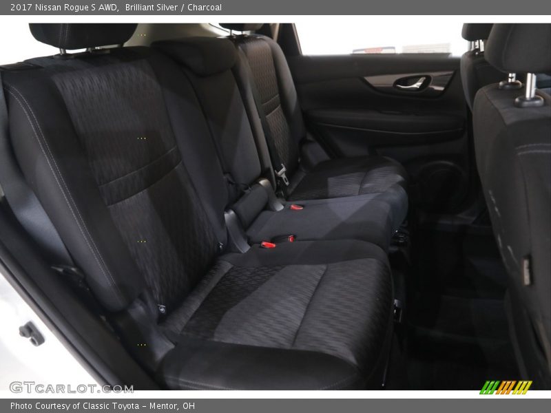 Brilliant Silver / Charcoal 2017 Nissan Rogue S AWD