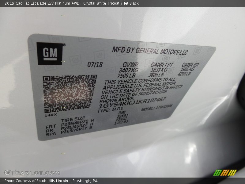 Crystal White Tricoat / Jet Black 2019 Cadillac Escalade ESV Platinum 4WD