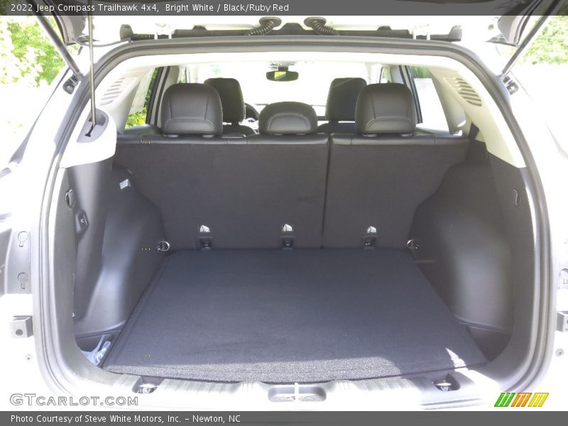 Bright White / Black/Ruby Red 2022 Jeep Compass Trailhawk 4x4