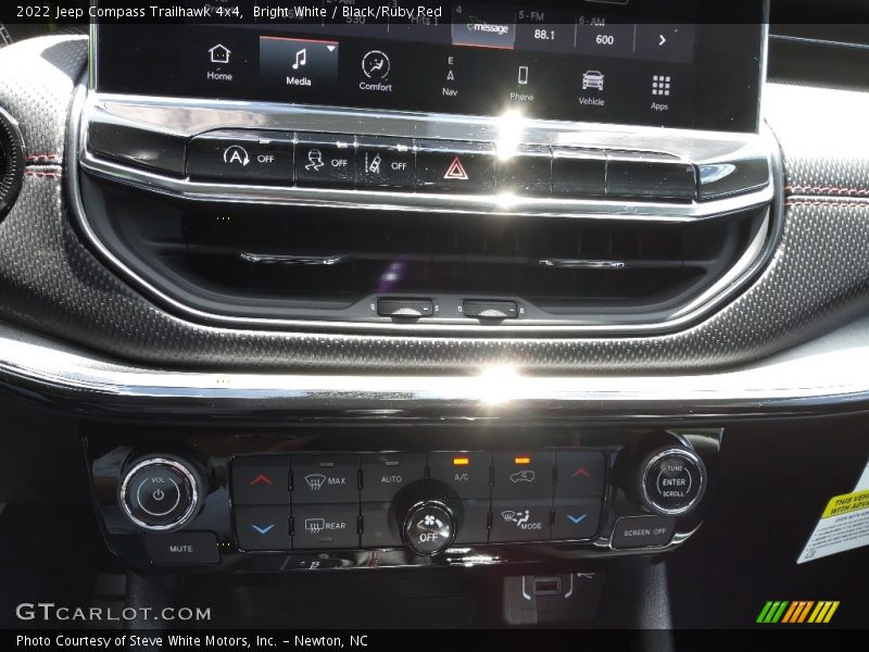 Bright White / Black/Ruby Red 2022 Jeep Compass Trailhawk 4x4