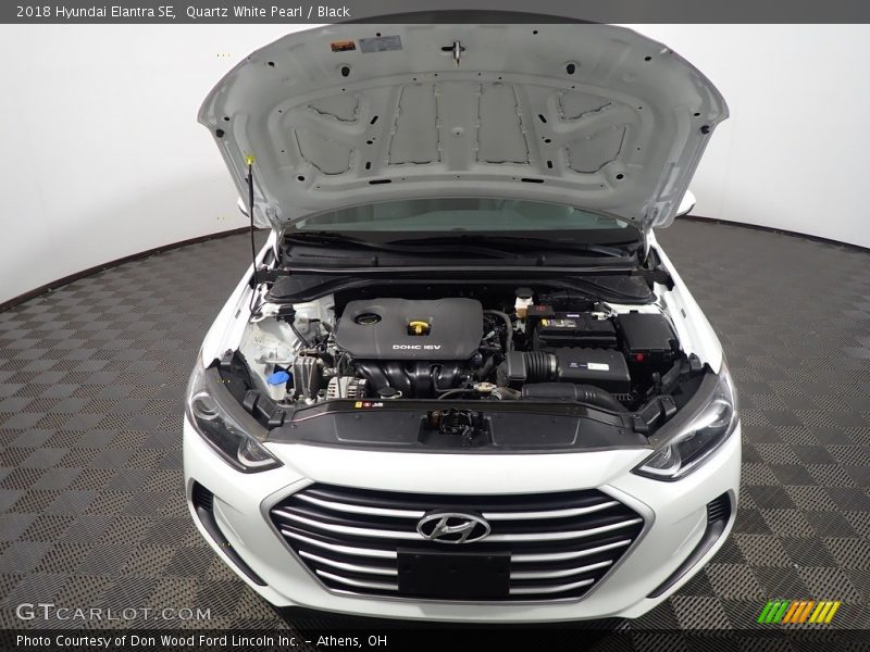 Quartz White Pearl / Black 2018 Hyundai Elantra SE