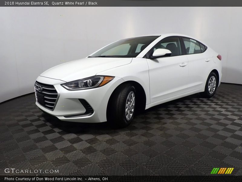Quartz White Pearl / Black 2018 Hyundai Elantra SE