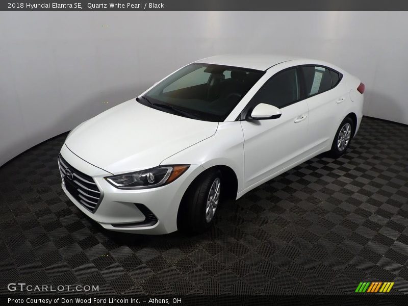 Quartz White Pearl / Black 2018 Hyundai Elantra SE