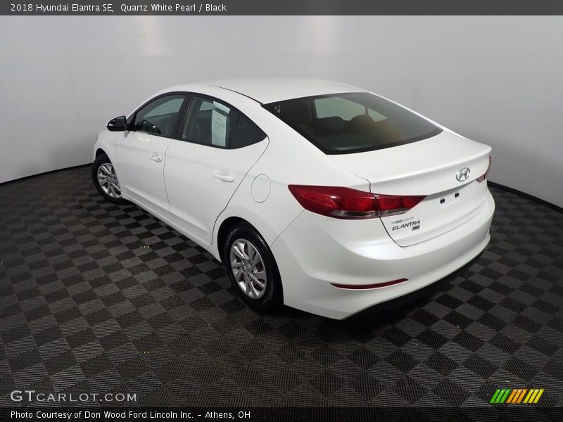 Quartz White Pearl / Black 2018 Hyundai Elantra SE