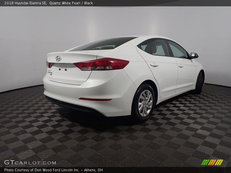 Quartz White Pearl / Black 2018 Hyundai Elantra SE