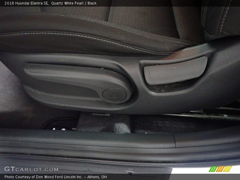 Quartz White Pearl / Black 2018 Hyundai Elantra SE