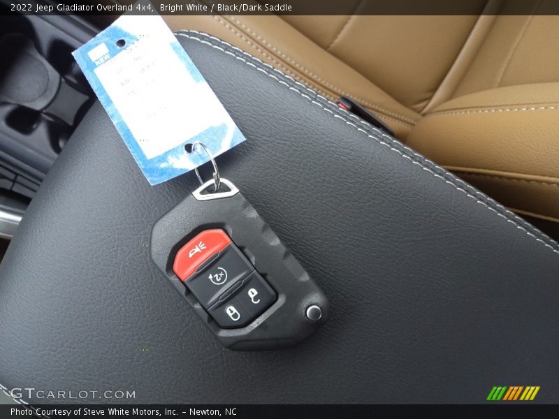 Bright White / Black/Dark Saddle 2022 Jeep Gladiator Overland 4x4