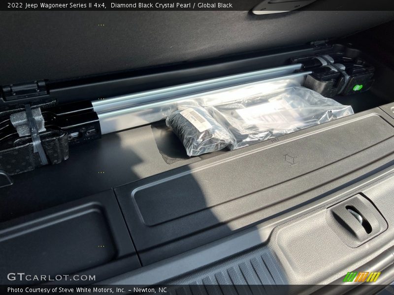 Diamond Black Crystal Pearl / Global Black 2022 Jeep Wagoneer Series II 4x4