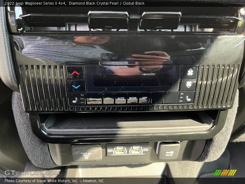 Diamond Black Crystal Pearl / Global Black 2022 Jeep Wagoneer Series II 4x4
