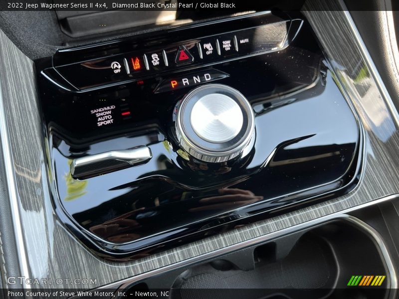  2022 Wagoneer Series II 4x4 8 Speed Automatic Shifter