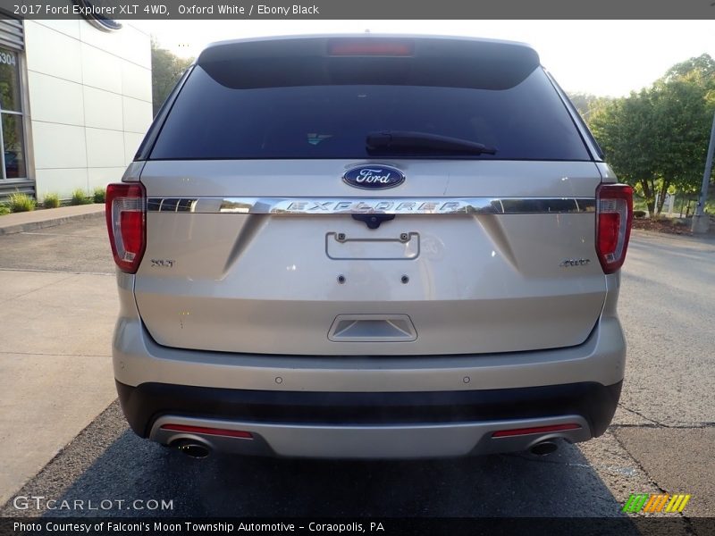 Oxford White / Ebony Black 2017 Ford Explorer XLT 4WD