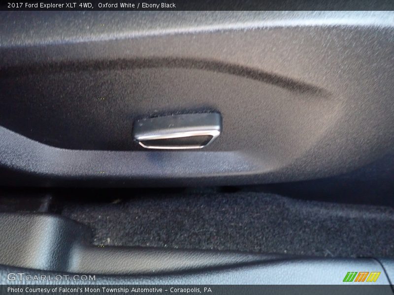 Oxford White / Ebony Black 2017 Ford Explorer XLT 4WD