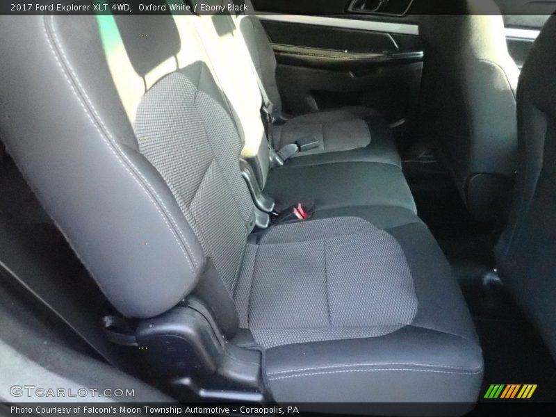 Oxford White / Ebony Black 2017 Ford Explorer XLT 4WD