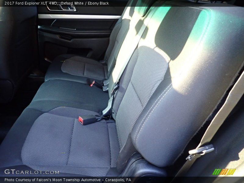Oxford White / Ebony Black 2017 Ford Explorer XLT 4WD