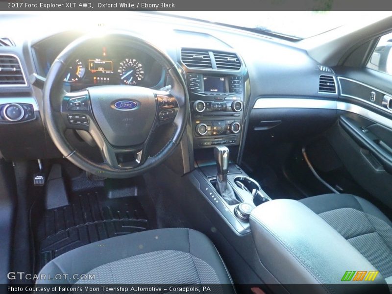 Oxford White / Ebony Black 2017 Ford Explorer XLT 4WD