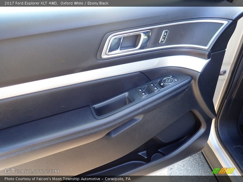 Oxford White / Ebony Black 2017 Ford Explorer XLT 4WD