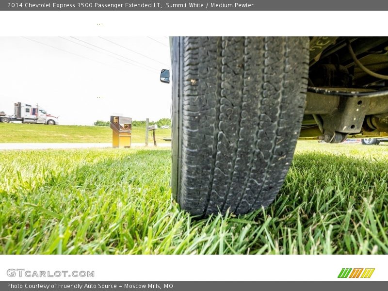 Summit White / Medium Pewter 2014 Chevrolet Express 3500 Passenger Extended LT