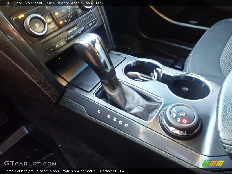 Oxford White / Ebony Black 2017 Ford Explorer XLT 4WD
