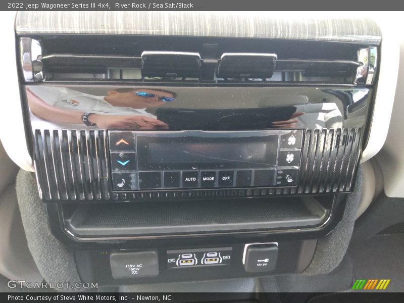 River Rock / Sea Salt/Black 2022 Jeep Wagoneer Series III 4x4