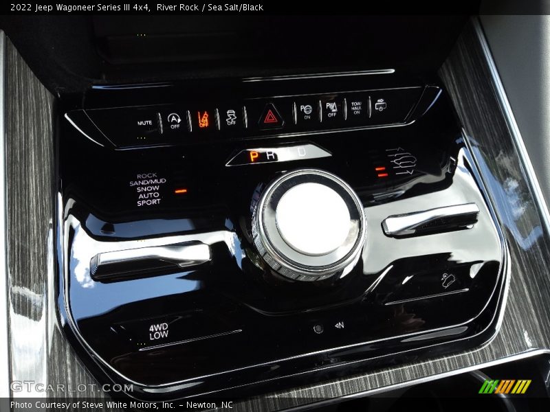 River Rock / Sea Salt/Black 2022 Jeep Wagoneer Series III 4x4