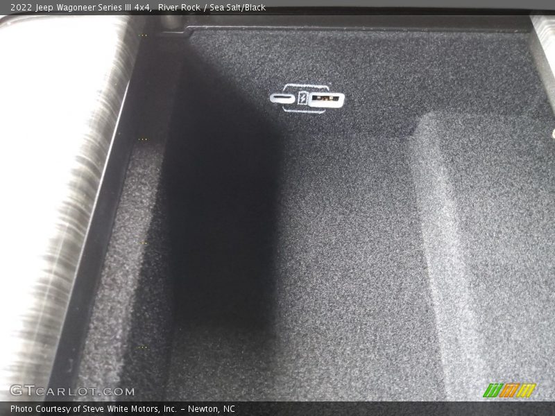 River Rock / Sea Salt/Black 2022 Jeep Wagoneer Series III 4x4