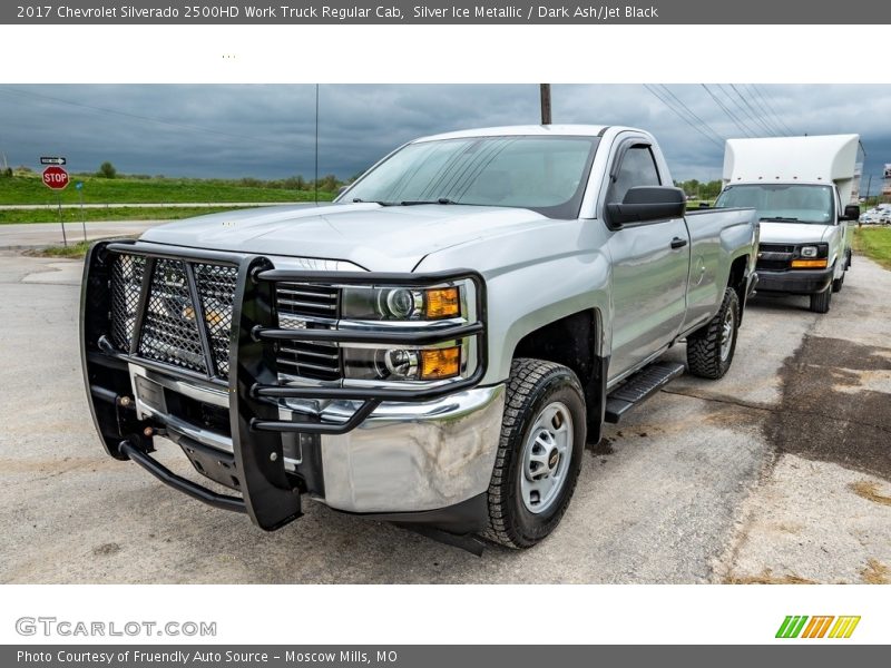 Front 3/4 View of 2017 Silverado 2500HD Work Truck Regular Cab