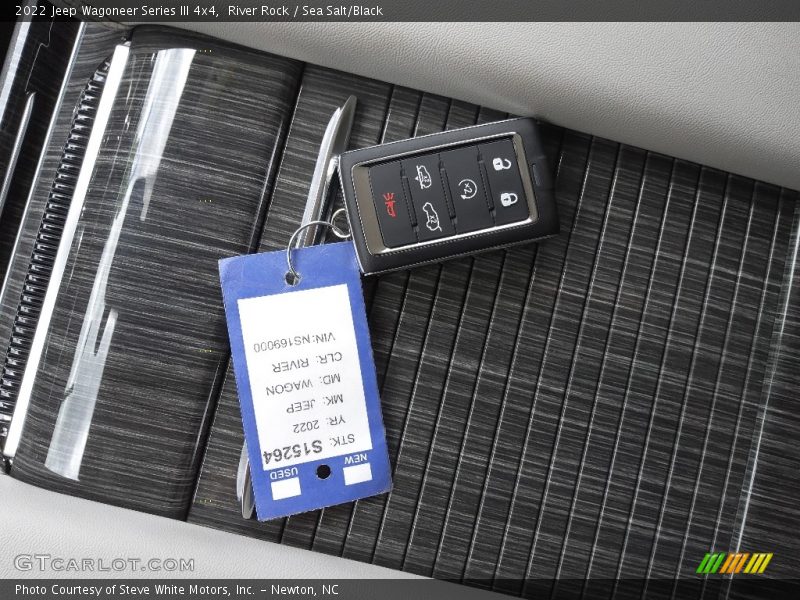 Keys of 2022 Wagoneer Series III 4x4